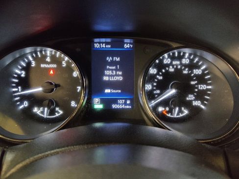 Used 2018 Nissan Rogue SV AWD/4WD image 23