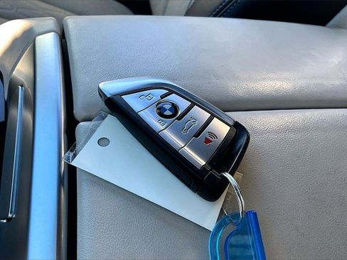 Used 2021 BMW X5 M50i w/ Executive Package image 11