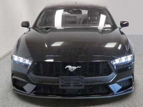Used 2025 Ford Mustang Premium RWD image 2