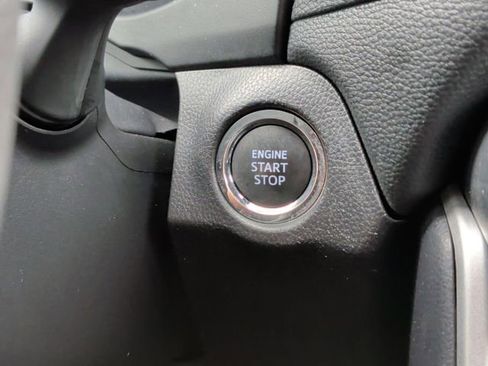 Used 2025 Toyota RAV4 XLE FWD image 26
