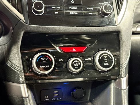 Used 2022 Subaru Forester Premium image 18