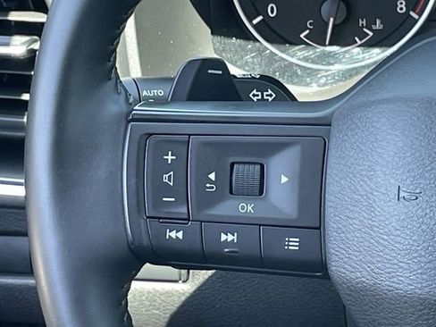 Used 2025 Nissan Rogue SV FWD image 12