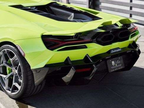 Used 2025 Lamborghini Revuelto image 13