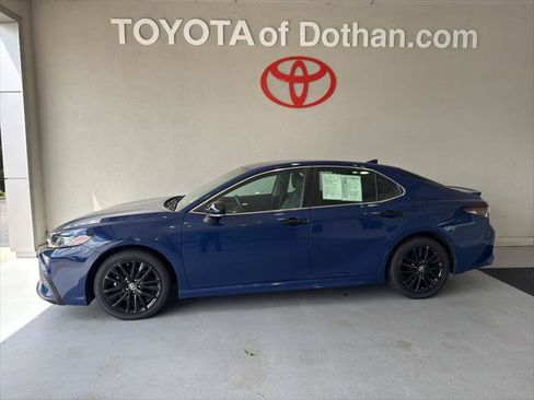 Certified 2024 Toyota Camry SE FWD image 1