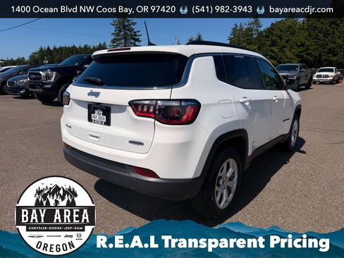 Used 2024 Jeep Compass Latitude AWD/4WD image 6
