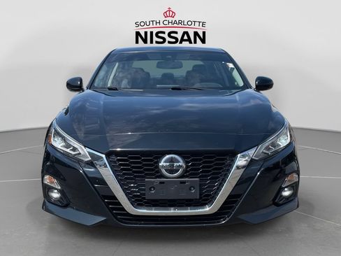 Used 2019 Nissan Altima 2.5 Platinum AWD/4WD image 2