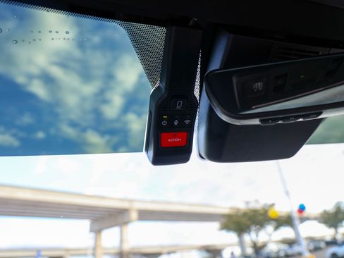 Used 2025 Toyota Camry XSE w/ Premium Package image 28