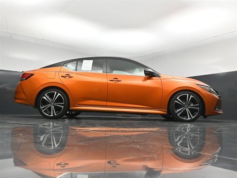 Used 2020 Nissan Sentra SR w/ Premium Package FWD image 30