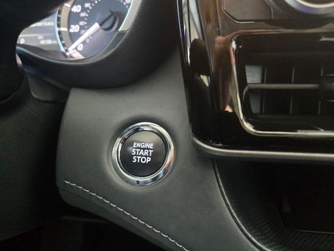 Used 2023 Toyota Highlander XLE image 14