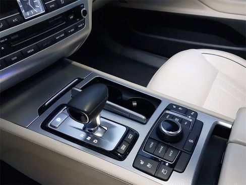 Used 2018 Genesis G80 3.8 w/ Option Group 03 image 21