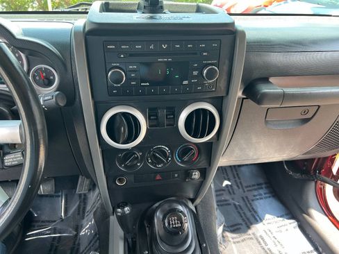 Used 2008 Jeep Wrangler Sahara w/ Dual Top Group AWD/4WD image 29