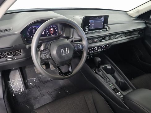 Used 2023 Honda Accord EX image 7