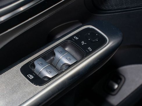 Used 2024 Mercedes-Benz GLC 43 AMG 4MATIC image 26