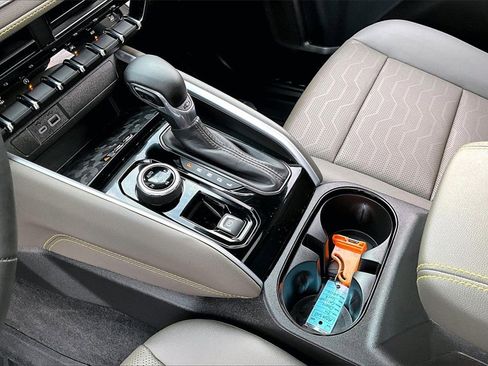 Used 2024 Chevrolet Colorado ZR2 w/ ZR2 Convenience Package III image 15