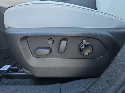 New 2026 Buick Envision Avenir image 18