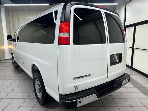Used 2025 Chevrolet Express 3500 LT w/ LT Preferred Equipment Group RWD image 10