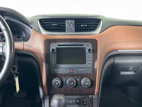 Used 2016 Chevrolet Traverse LT w/ Style and Technology Package image 12