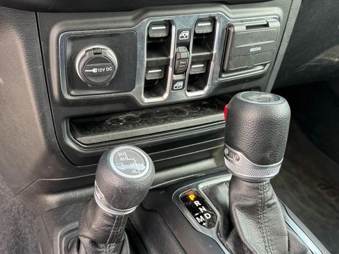 Used 2022 Jeep Wrangler Unlimited Sport AWD/4WD image 23