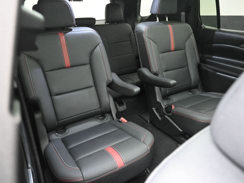 Used 2024 Chevrolet Traverse RS w/ LPO, Floor Liner Package image 38