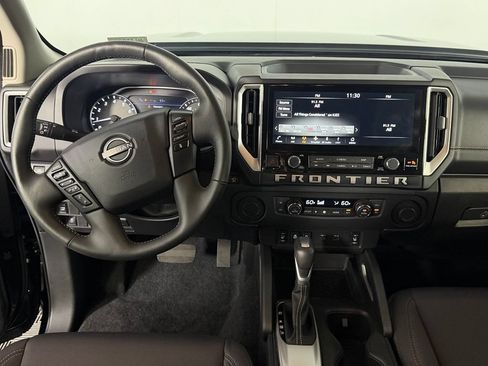 Used 2025 Nissan Frontier SV w/ SV Convenience Package RWD image 13