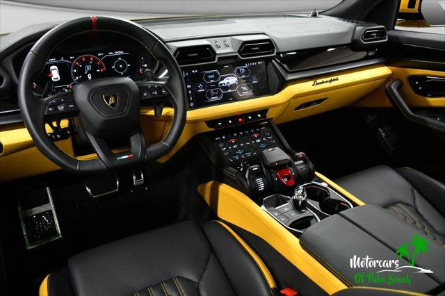 Used 2025 Lamborghini Urus SE AWD/4WD image 33