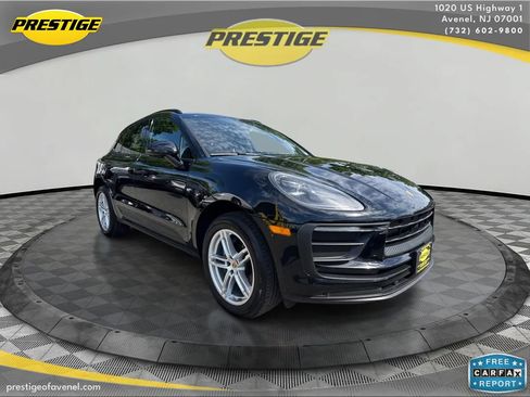 Used 2022 Porsche Macan AWD/4WD image 3