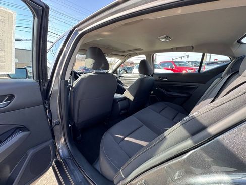 Used 2022 Nissan Altima 2.5 SV w/ SV Premium Package FWD image 15