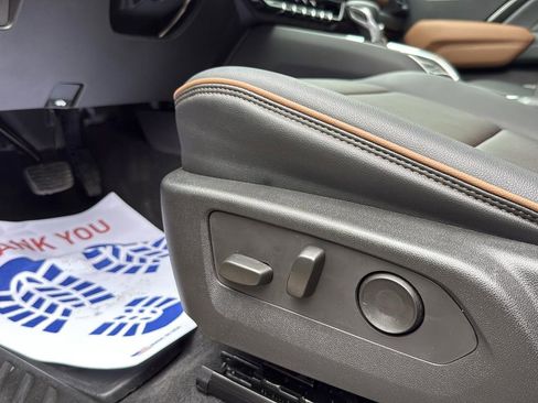 Used 2025 GMC Canyon AT4 w/ Technology Plus Package image 11