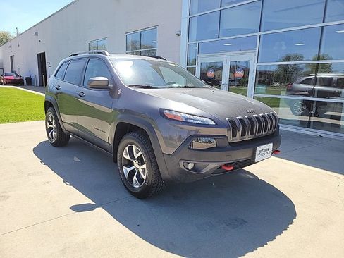 Used 2015 Jeep Cherokee Trailhawk w/ Comfort/Convenience Group AWD/4WD image 1