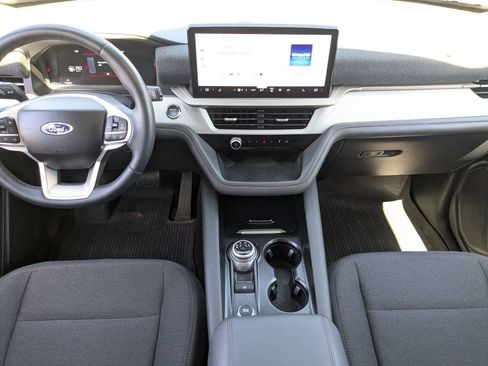 Used 2025 Ford Explorer Active RWD image 15