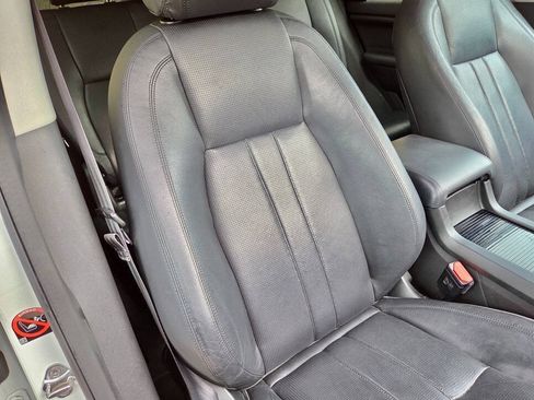 Used 2017 Land Rover Discovery Sport HSE AWD/4WD image 30