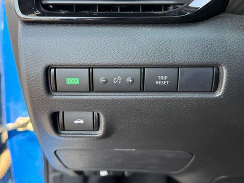 Used 2025 Nissan Sentra SR FWD image 14