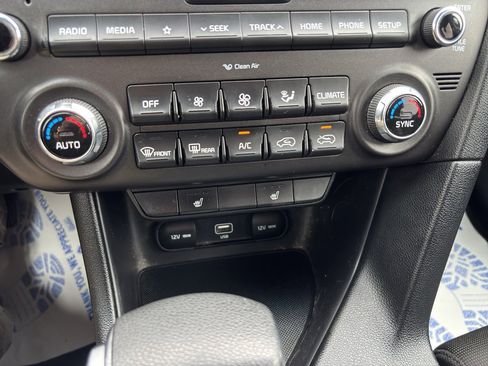Used 2022 Kia Sportage LX w/ LX AWD Value Edition Package image 17