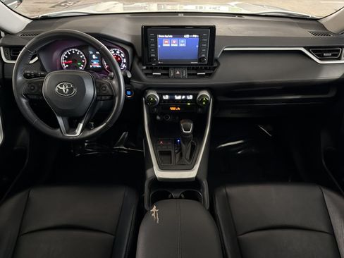 Used 2020 Toyota RAV4 XLE Premium FWD image 15