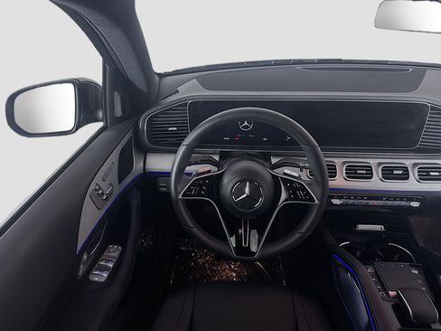 Used 2025 Mercedes-Benz GLE 450e 4MATIC image 17