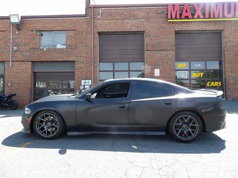 Used 2018 Dodge Charger R/T w/ Beats Audio Group RWD image 2