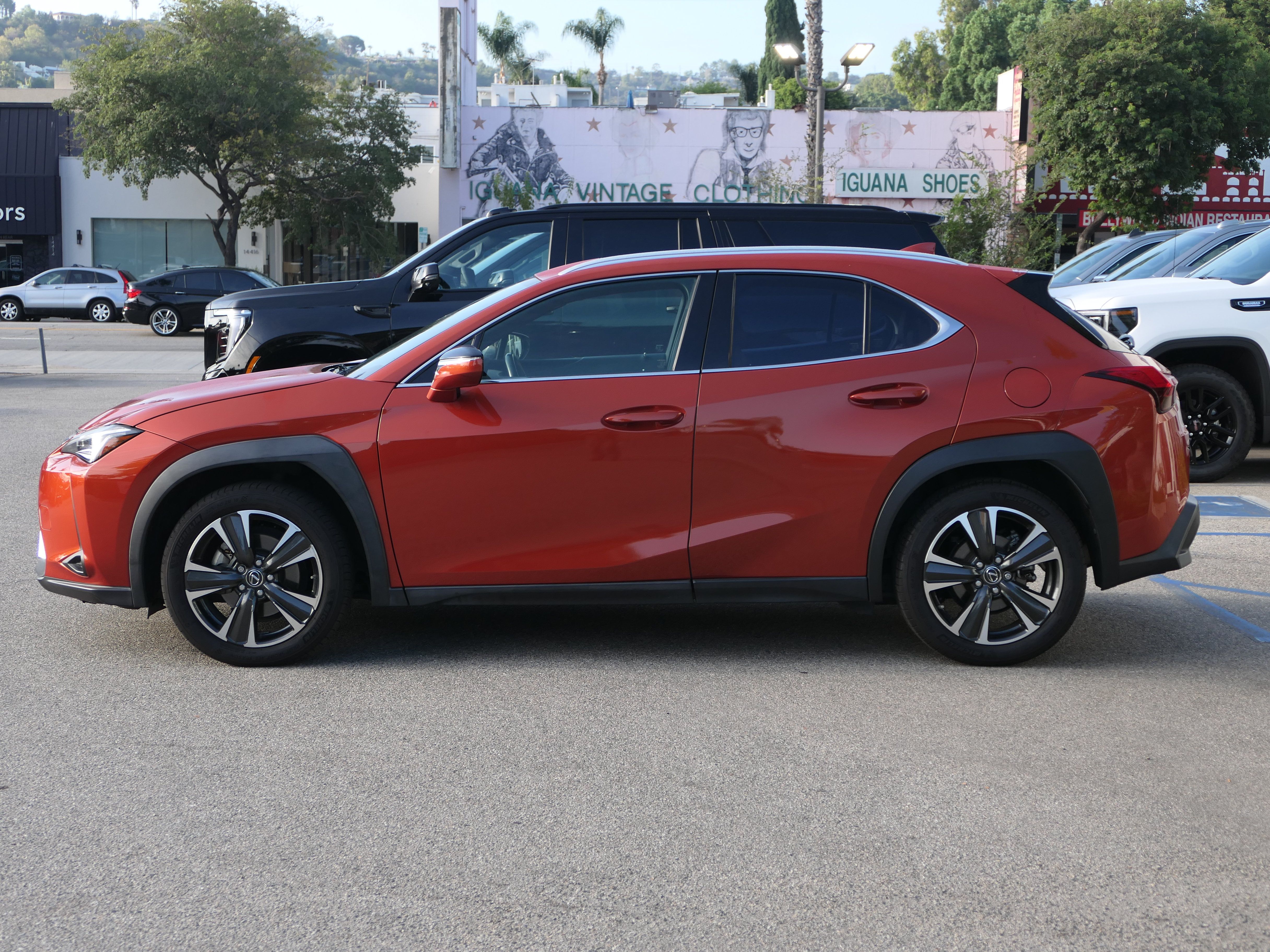 Used 2019 Lexus UX 250h w/ Premium Package AWD/4WD image 2