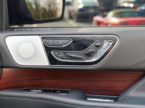 Used 2023 Lincoln Navigator L Reserve AWD/4WD image 36