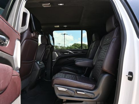 Used 2021 Cadillac Escalade ESV Sport Platinum RWD image 21