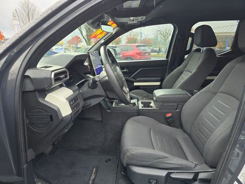 Used 2024 Toyota Tacoma TRD Off-Road image 11