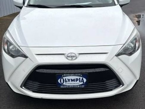 Used 2016 Scion iA FWD image 2