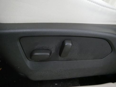 Used 2022 Buick Envision Avenir w/ Technology Package II image 18