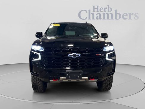 Used 2023 Chevrolet Tahoe Z71 w/ Luxury Package AWD/4WD image 2