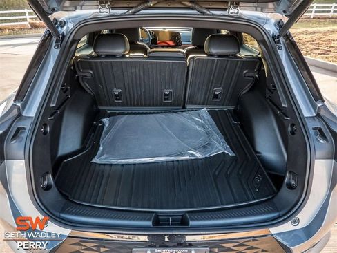 New 2025 Chevrolet Equinox EV RS w/ LPO, Illumination Package image 11