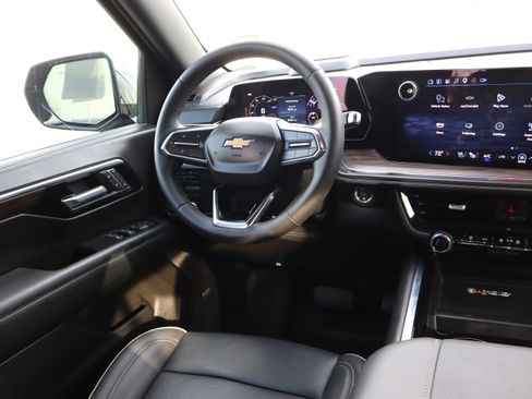 Used 2025 Chevrolet Tahoe Premier image 14