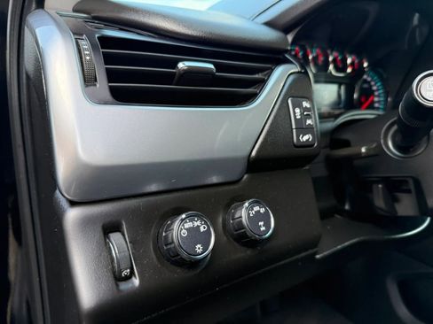 Used 2020 Chevrolet Suburban LT AWD/4WD image 39
