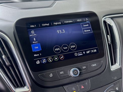 Used 2024 Chevrolet Malibu LT image 30