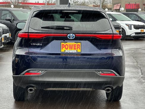 Used 2024 Toyota Venza LE image 5