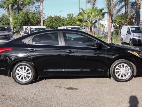 Used 2020 Hyundai Accent SEL image 10