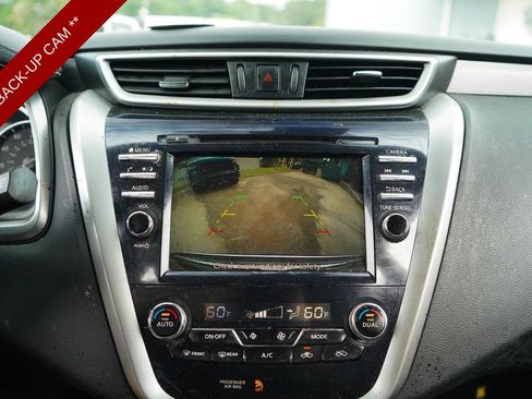 Used 2022 Nissan Murano SV FWD image 11